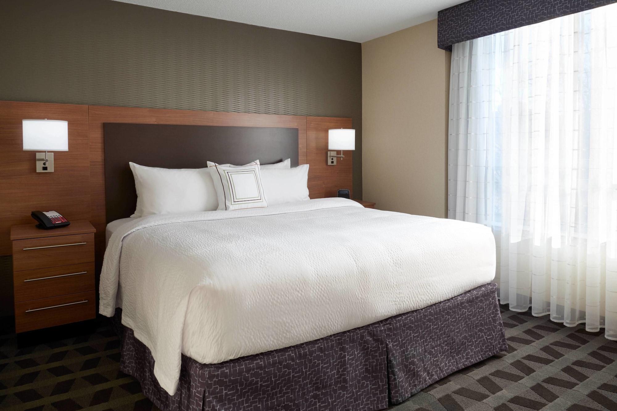 Towneplace Suites By Marriott Windsor Exterior foto